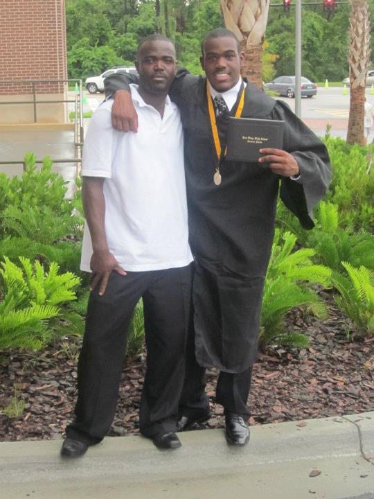 Trizzy__'s tweet image. People say we look like twins but i don't see it lol #Class2012