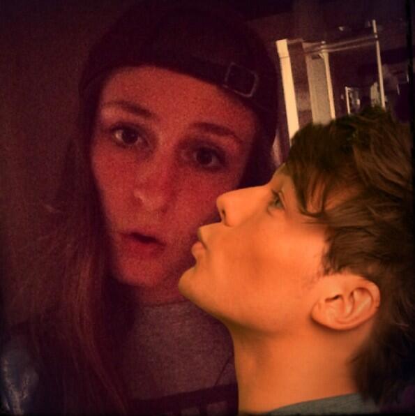 donmeelan's tweet photo. Lol Louis c'mon this is weird uhave a girlfriend &amp; ur probs gay so stop smothering me omg!! ! ! ahaha wow he wants me http://t.co/SdiHEIo1ff
