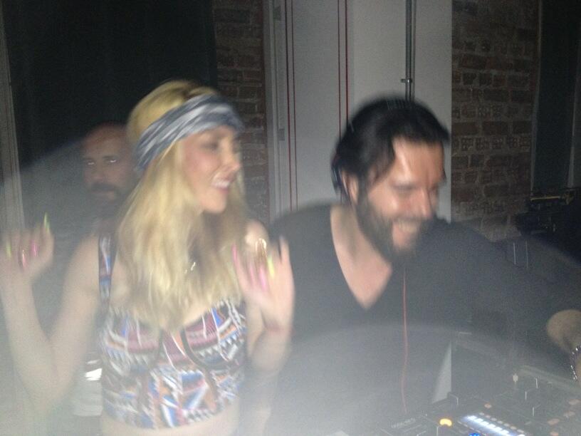 BHrs7zcCEAEf1z9.jpg:large