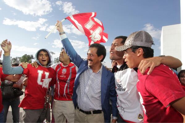 alfonsoesparzao's tweet image. #orgullosamenteBUAP Conviviendo con la Porra de @BuapLobos