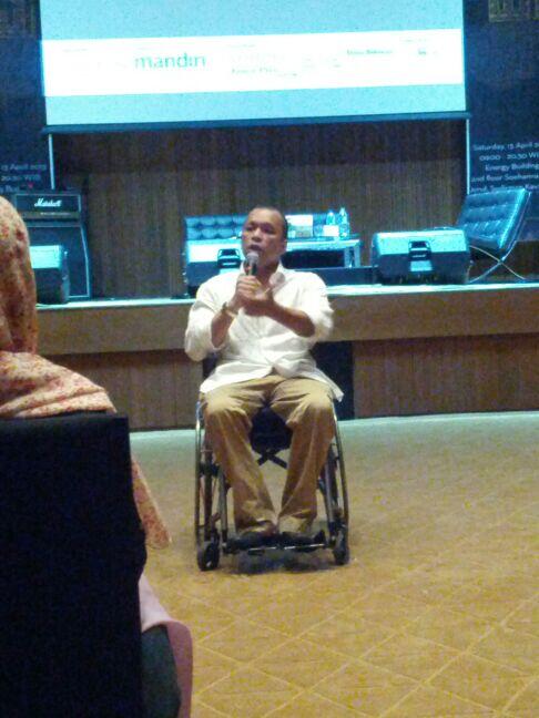 IECITB2013's tweet photo. keynote speech from Handry Satriago, CEO of General Electric Indonesia http://t.co/ZlHV3ANTUJ