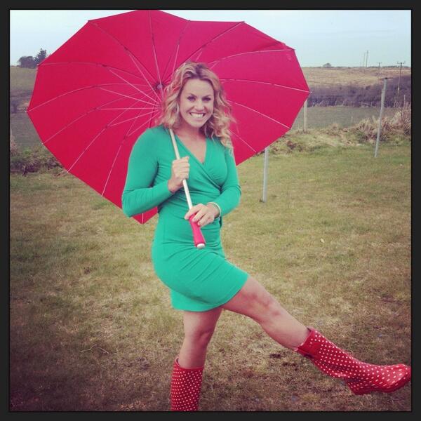 ChemmySki's tweet image. Wales wedding fun #heartbrolly #wellies and #puddlefun