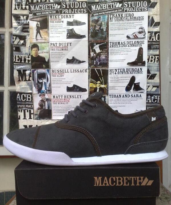 hieventure's tweet image. Gatsby Dark Grey White Synth Suede #SS2012  BNWB IDR 625K available size: 37, 38, 45 more info: pin:269717F5