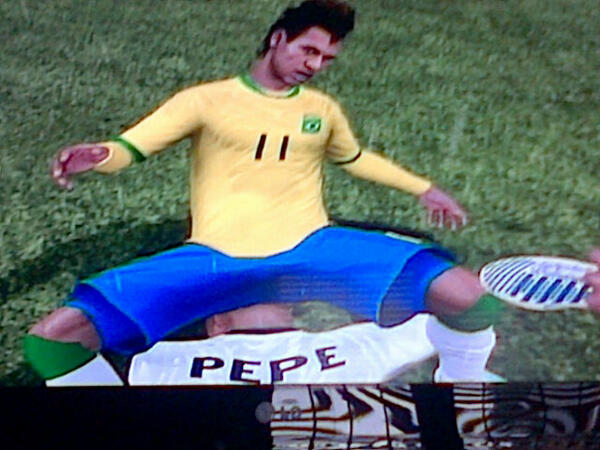 windowledge12's tweet image. Cheeky Neymar #rape