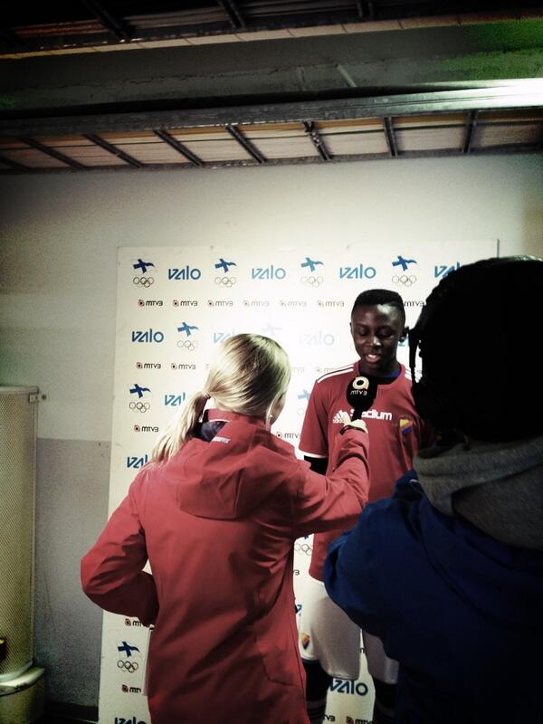 Arnold i A14 intervjuas i finsk tv efter 2-1 segern mot HJK #DIFboll #DIFAkademin