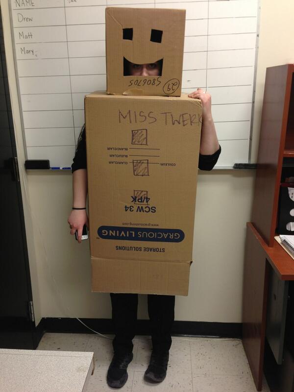 DeniseMPerry's tweet image. It&apos;s super busy at work today.... #CardboardRobots @emilymarchand93