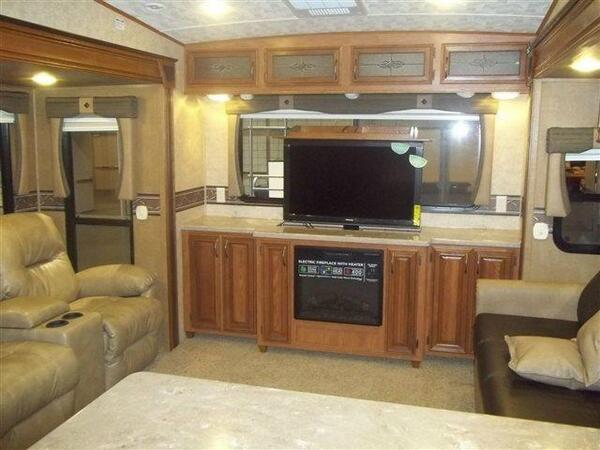 ButlerRVCenter's tweet image. Come visit us and Family Sports Center and check out the inside of these RV's!