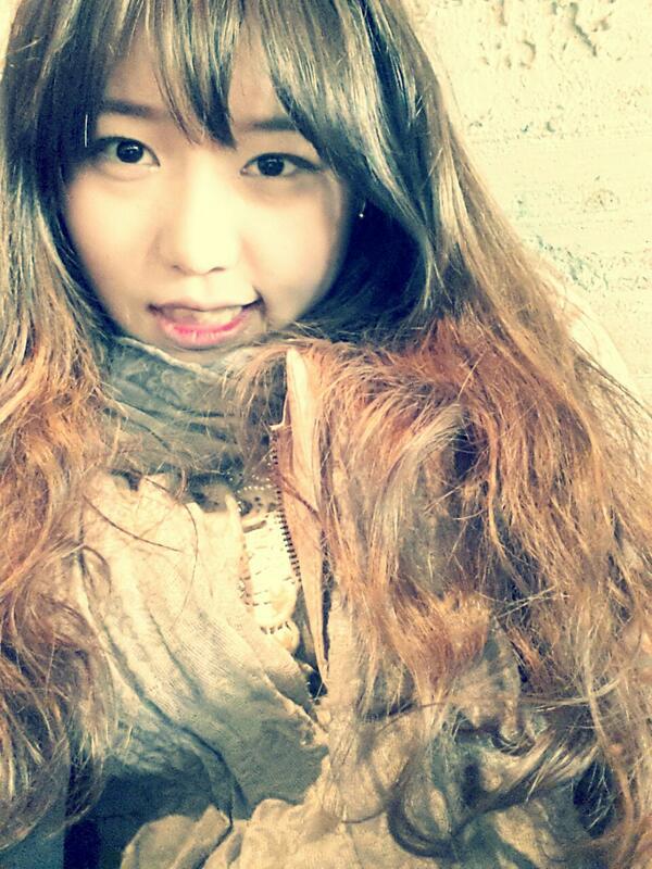 v2enus's tweet photo. 페북은 너무 보는 눈들이 많다. http://t.co/rIlw81ojHG