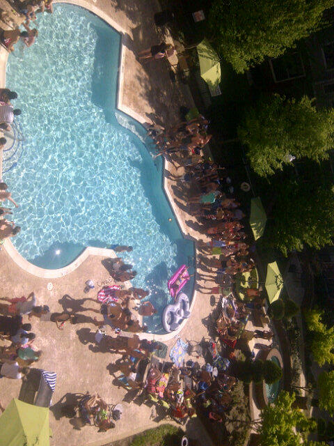DukeMBAGames's tweet photo. Post Games Pool Party!!!  Maybe you should come next year... http://t.co/TVEukJNGBV