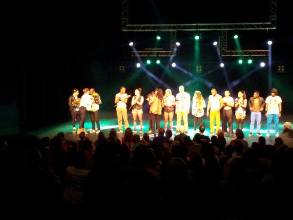 BackstageFCP's tweet photo. Het zit erop. 20 toffe shows van @Hongtheshow met @MeysamN @kalaaila @Liekkie @Muisjemuis @Minhzone  ea :-) http://t.co/CN2Hek7a1C