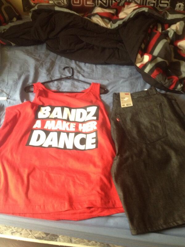 Jr15_JKM's tweet photo. Bandz A Make Her Dance. http://t.co/uIf51VhDgH