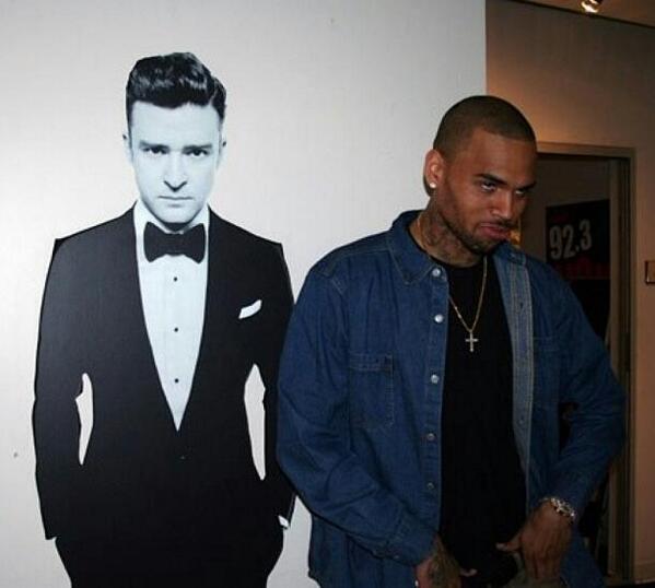 YoAmoaBreezy's tweet photo. @chrisbrown Imitando a @jtimberlake 
Hahahaha http://t.co/ltlQuXwwjT