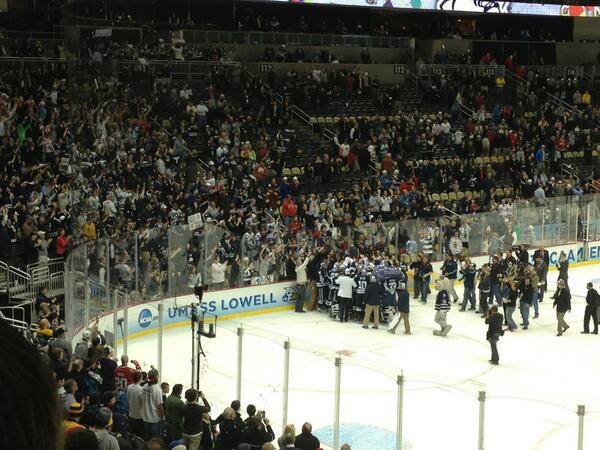 #YaleHockey celebrates the national championship with their fans, who came out in great numbers today and were great