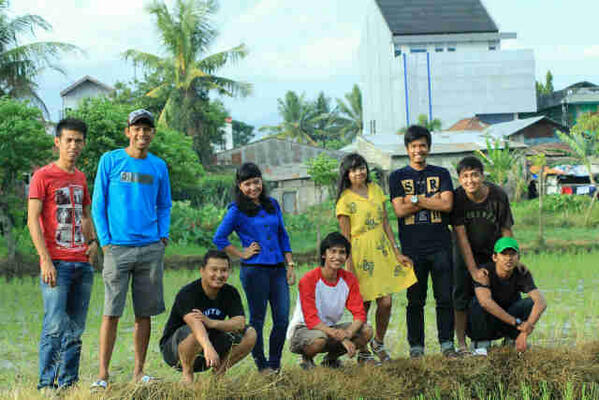 Dposa_ID's tweet photo. Tangah sawah :D http://t.co/9acVw5zYzY