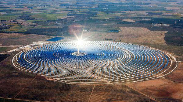 PhotonicDisplay's tweet photo. The Planta Solar 10 Tower Plant in Spain can provide electricity for as many as 5,500 homes! http://t.co/q4Ja5WtKim