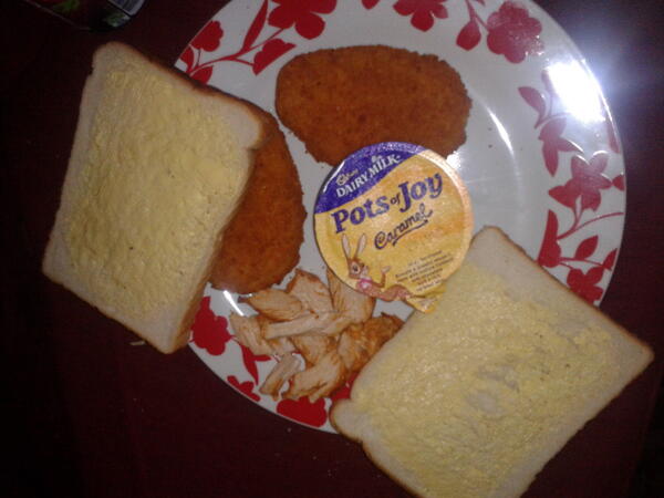 Tom_Watsonn's tweet image. Dinner is served! #CookingGenius