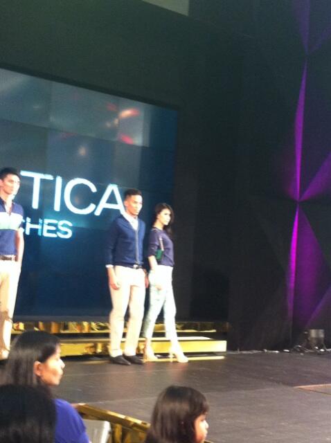senayancity's tweet photo. Banana Republic & Victorinox Swiss Army #FN2013 http://t.co/wF68EbbghQ