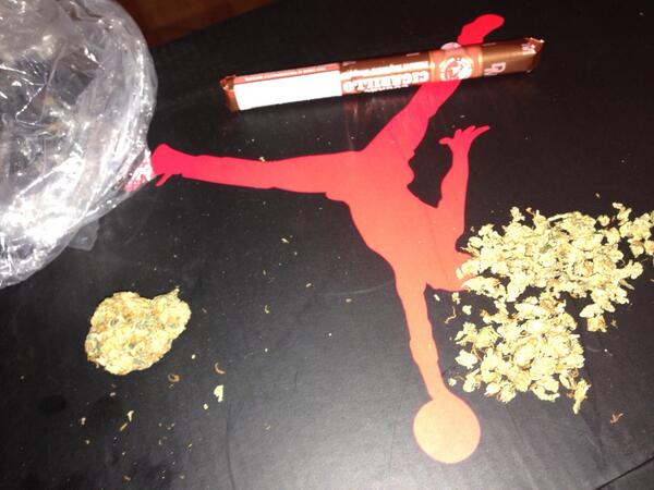 SleepyGotGuap's tweet image. #RollDatShit #SmokeDatShit #A1Flight