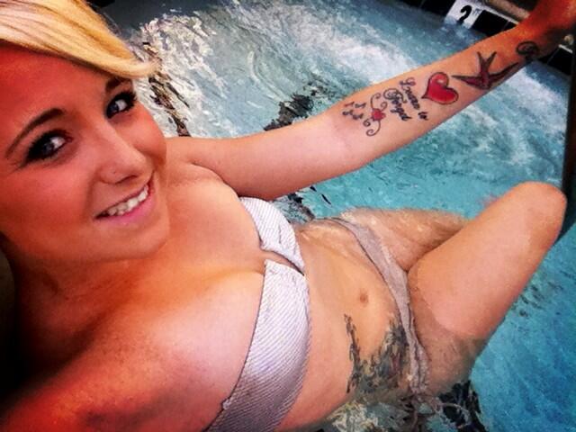 Relaxing In The Jacuzzi :) Cheesin' For The Camera ;) http://t.co/TrXzEYPsxc