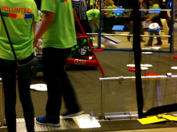 HuskyRobotics's tweet image. Harv-e made his first climb today #bringiton #climbpoints #huskyrobotics #omgrobots