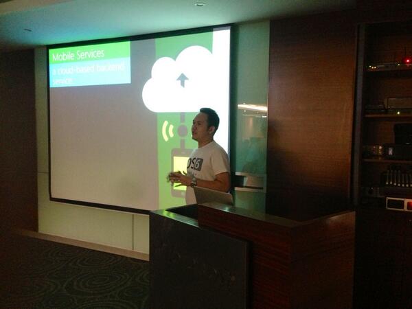 andri_yadi's tweet image. Delivering &quot;Azure Mobile Services&quot; at #GlobalWindowsAzure boot camp.