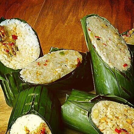 khaspapi's tweet image. Banana leaves contain polyphenol oxidase, an enzyme that produces L-DOPA, a treatment for Parkinson's disease.