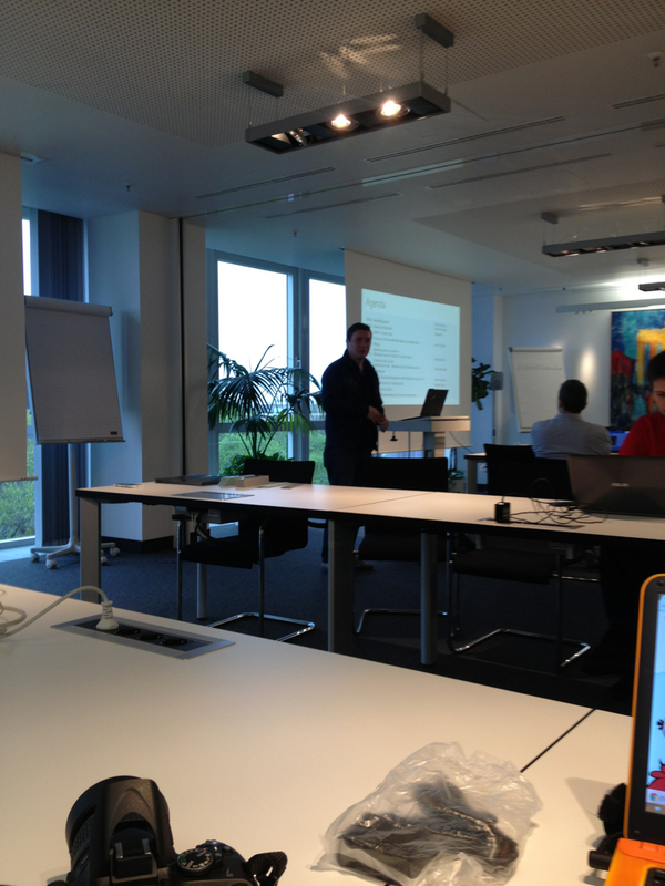 macalexister's tweet image. Berlin started. Keynote with @peterkirchner #globalwindowsazure