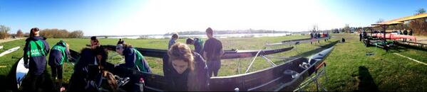 EastBayRowing's tweet photo. De-rigging for the regatta!! http://t.co/kN8cR0T5pu