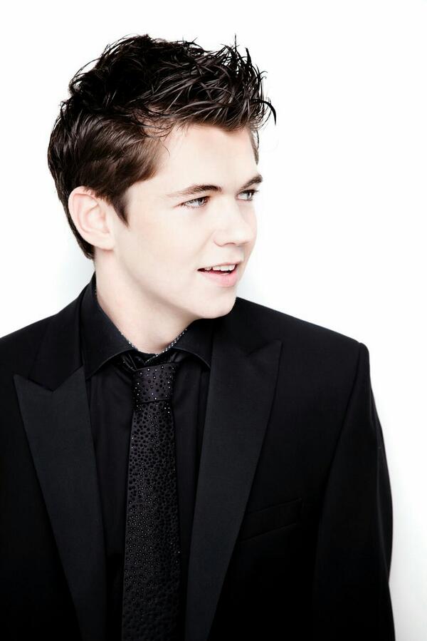 Glee Pics Japan ダミアン マクギンティー Jr Damian Mcginty Jr 1992年9月9日 歳 出生地 北アイルランド デリー シティー 元セルティック サンダーのメンバー Http T Co Dftmf5obmp