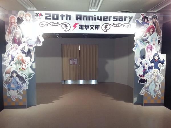 谷川ニコ Nabeima サイン会 は人前に出るのが得意ではないのと早くイラストを描く技量がないんですよね 文庫展の情報見たら１日0人とか絶対無理そうです