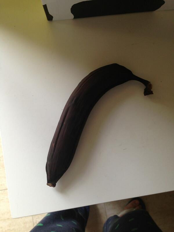 emonqui's tweet photo. Plátanos fosilizados que se camuflan estupendamente en tu cuarto http://t.co/Ra74QJxk3C