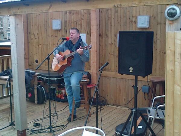 davidswann1's tweet image. Stephen Matthews @tyketalltales kicking off the Beerfest @TheSunInn1 #Pickering the sun is trying to shine!