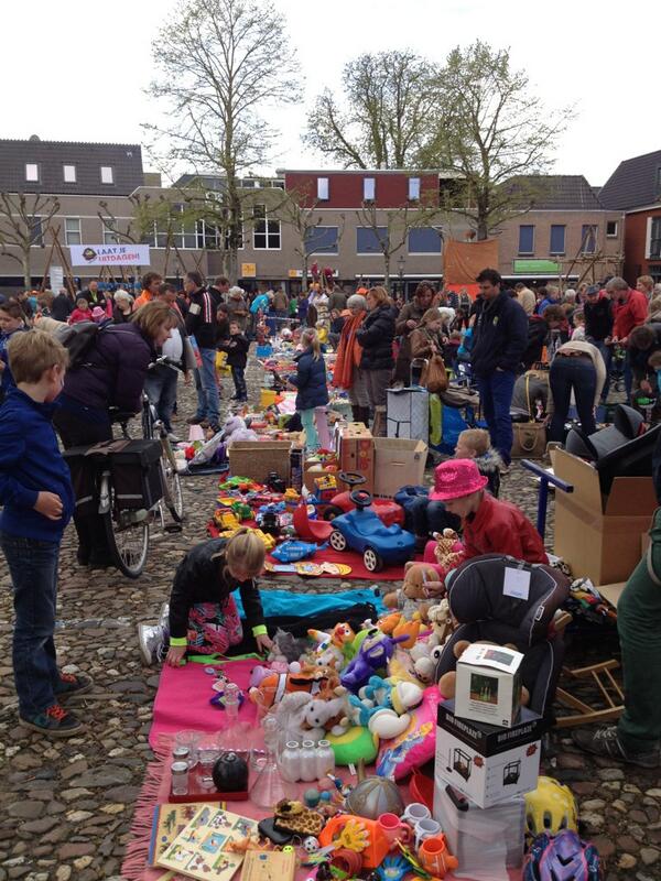 De vrijmarkt in Lochem is in volle gang