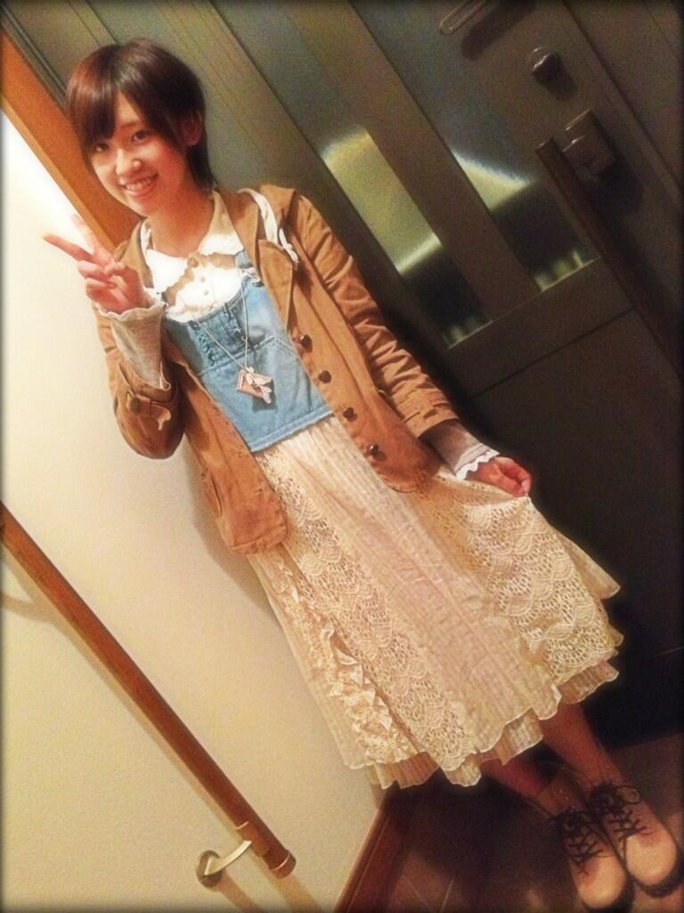 高橋李依 Komadwataru ぐっ とりあえず翼ちゃんという先入観を捨てて見ていただけると 笑 イメージしたポイントは ゆるふわなロングスカートのワンピ 首元まで留めたボタン そして足元はあえて辛めにしてみました Http T 高橋李依 Komadwataru ぐっ とりあえず翼ちゃんという先入観を捨てて見ていただけると 笑 イメージしたポイントは ゆるふわなロングスカートのワンピ 首元まで留めたボタン そして足元はあえて辛めにしてみました Http T