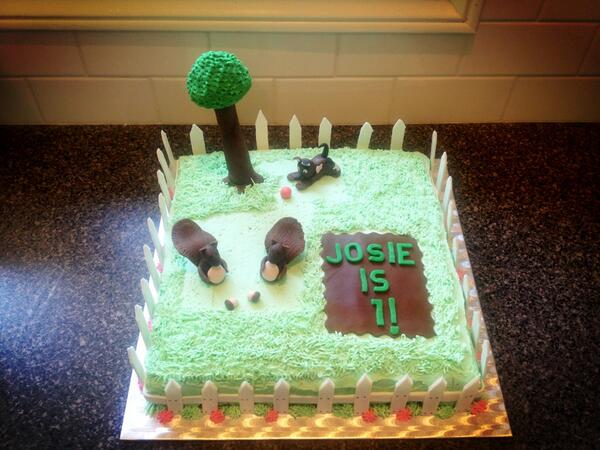 Cake_Co_'s tweet image. Had so much fun making this backyard birthday cake for little Josie.