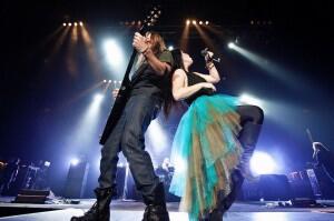 EVLatinNews's tweet photo. Algún twitero fue a un cocierto de Evanescence? http://t.co/YddWoShpO9