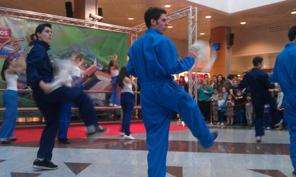 GreaseOldarra's tweet photo. Ya estamos en el último evento de @GreaseOldarra http://t.co/la57wY819C