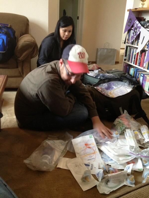 IPOProject's tweet image. Packing medical supplies for DR Congo.  #GlobalHealth #Congo