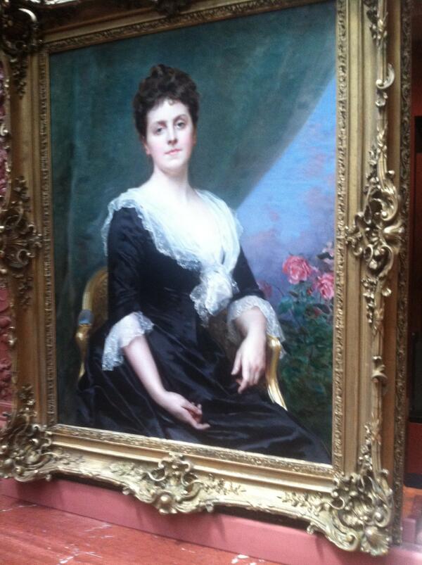 SelenaWyb's tweet photo. Esta es una pintura llamado "Mrs. Virginie Migeon Swift" de Raimundo de Madrazo y Garreta. #1201BC http://t.co/Lb8Uph5ilc