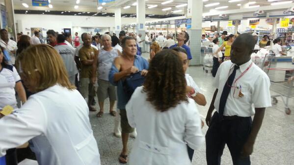 OTICS_PENHA's tweet photo. @danielsoranz @LFPinto2016 Cf Felippe Cardoso vacinará até 18h no Mercado Guanabara. http://t.co/UXiOInMkjE