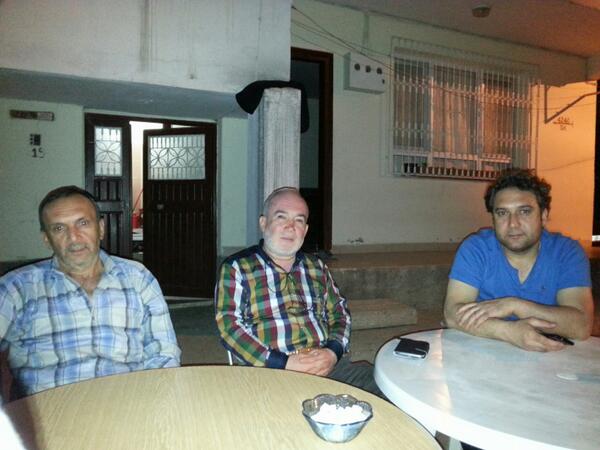 Erol Yavan <a href="/ramazanyavan01/">RAMAZANYAVAN01</a> kardeşlerin babalarının taziyesindeyiz.Yunus Yaban bey in dedeleri. @ynsyvn