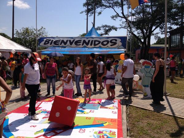 IniciativaYoSoy's tweet photo. Hoy en #Villavicencio 5000 niñ@s disfrutaron de su día, allí estuvimos en apoyo al #Meta y su futuro @SilvaMoyano http://t.co/ARYo3UuKK2
