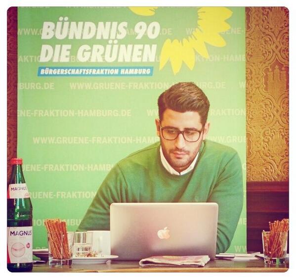 so sähe ich aus wenn ich grüner wäre! LOL! was für ein zufallsfoto! /
:-D #SPD #socialist4life