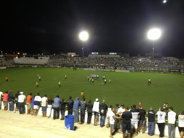 adriano6480's tweet photo. Já em campo o gigante!!!!! http://t.co/88BzyZlUrQ