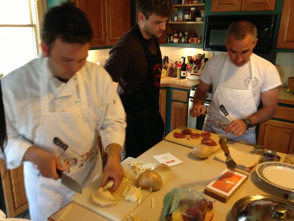 samschill's tweet image. The appetizers round has begun. @sjstagg and Sean Barber are off! (Cc @ChopTedAllen)