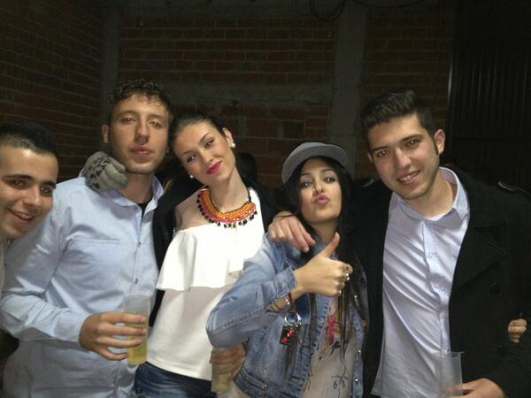saratapiagarcia's tweet photo. @piiskiiee @twoshoots_ @Patriciamh19 @greentilend elllos y falta mi @taniamorcillop http://t.co/aKilBQO7Jl