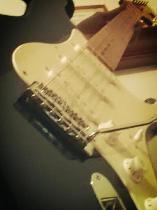 zanenelson430's tweet photo. A terribly edited photo by yours truely. #guitar #fender #stratocaster http://t.co/TfPnD6IK2Q