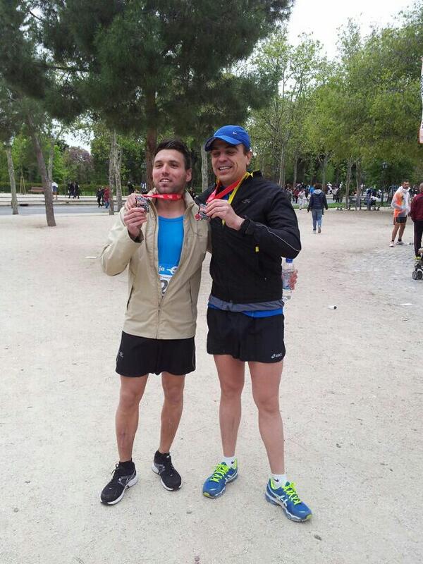 vaquerode6's tweet photo. Qué 2 tíos más grandes. ENHORABUENA MARATONIANOS!!! http://t.co/UmVVHq8Fcg