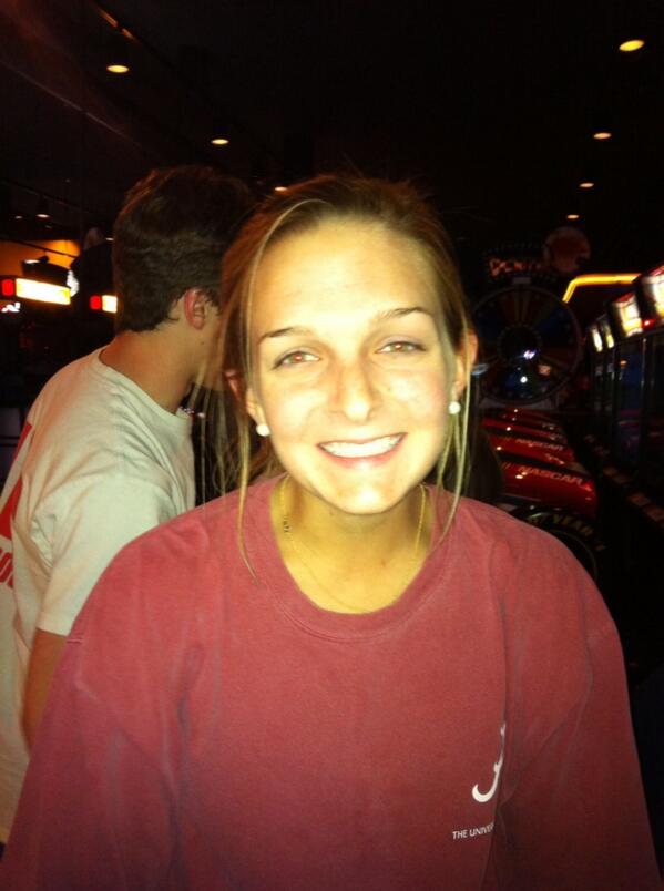 HatRiRi's tweet image. She's awake at 3:34 am! #miracle #promnight2013