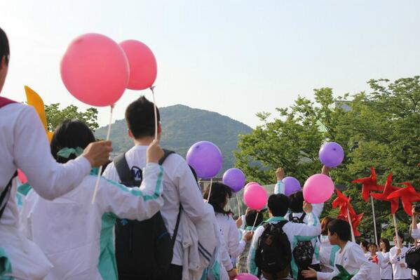 세계평화광복 퍼레이드
신천지 말씀대성회 이색 퍼레이드...
부산역에서 부산진역까지 행진~
출발~~~♥